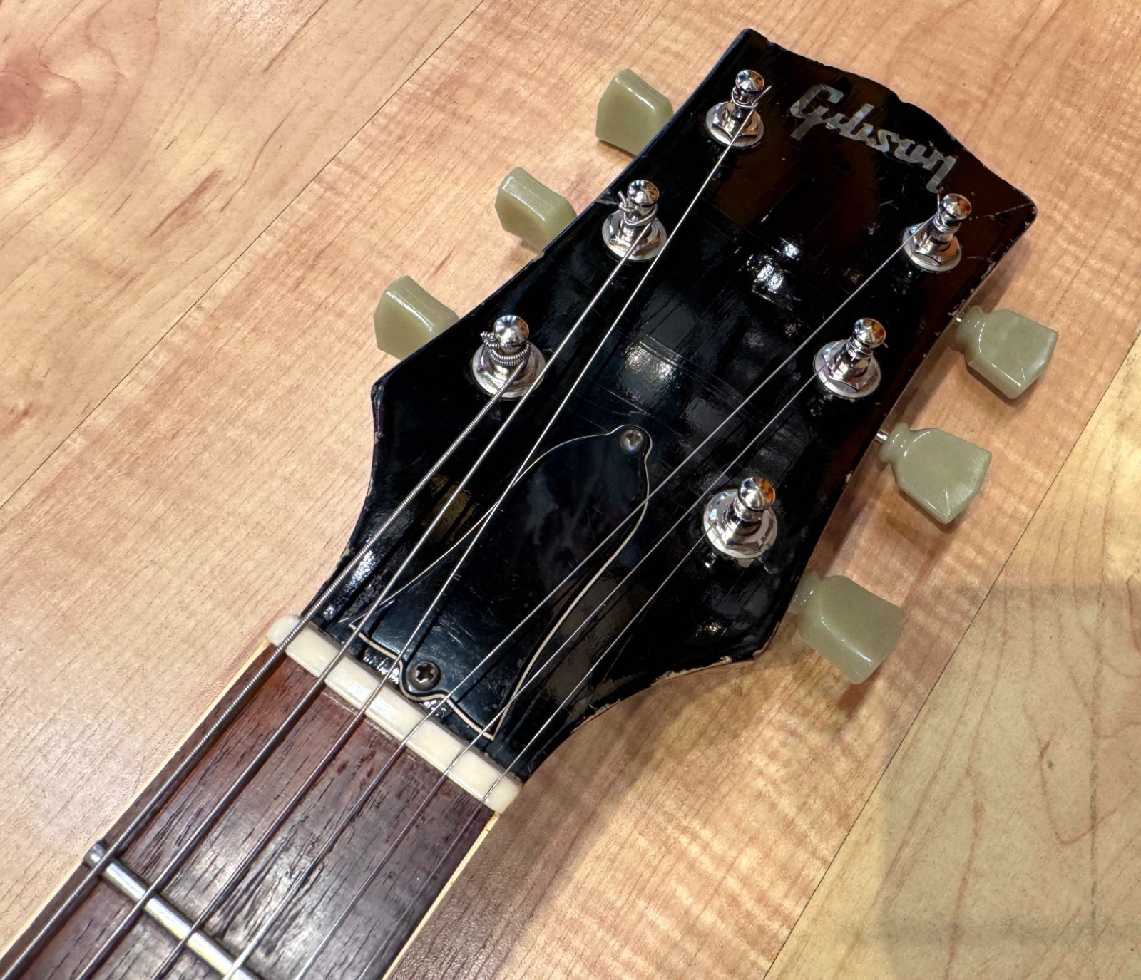 Gibson Les Paul Standard Gold Top Electric Guitar (Gold) – Vintage 1969