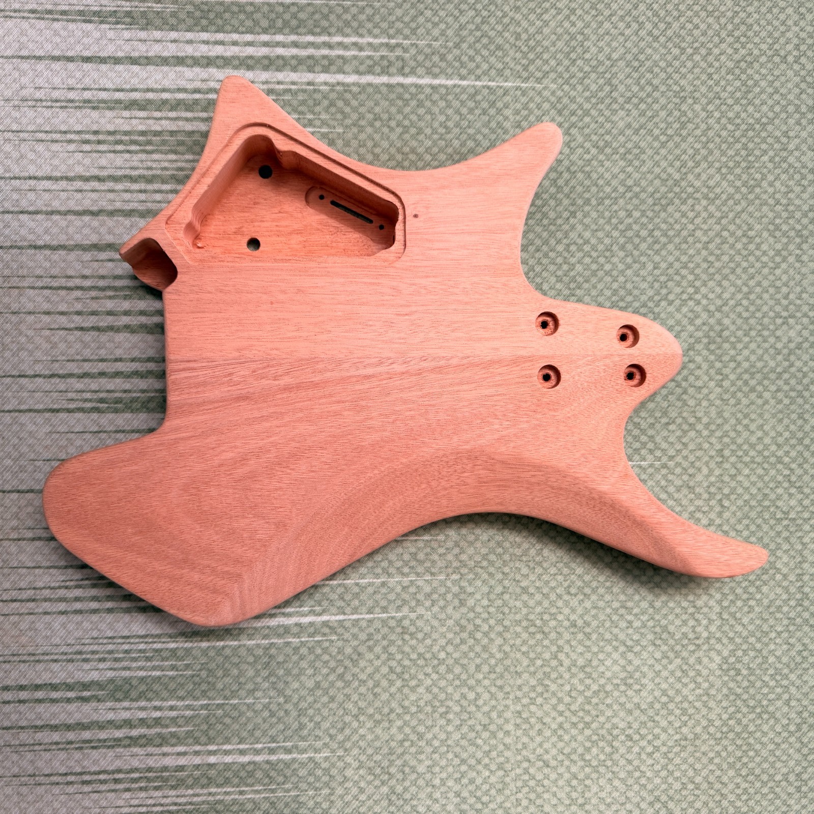 Headless DIY Electric Guitar Kit Flame Maple Veneer Roasted Maple Neck BK part