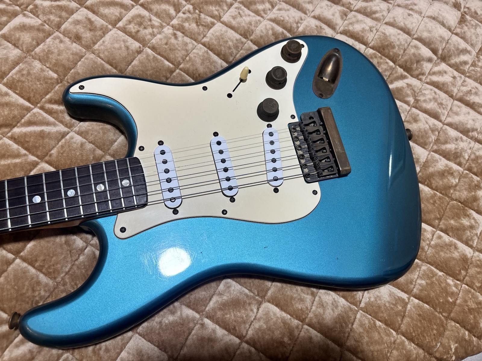 Greco Stratocaster 1981 RH 6-String Solid Body Blue, Rosewood, Hardcase