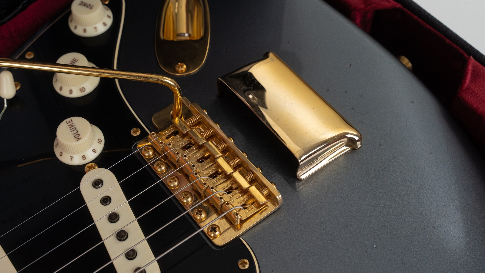 Fender Custom Shop Ltd 1965 Dual-Mag Strat Journeyman Relic, Charcoal Frost