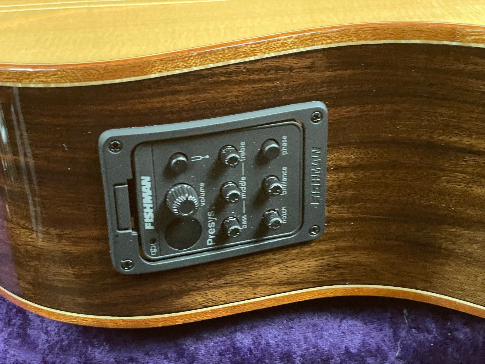 2024 Washburn WCG25SCE Comfort Series Grand Auditorium Cutaway Acoustic Elect…