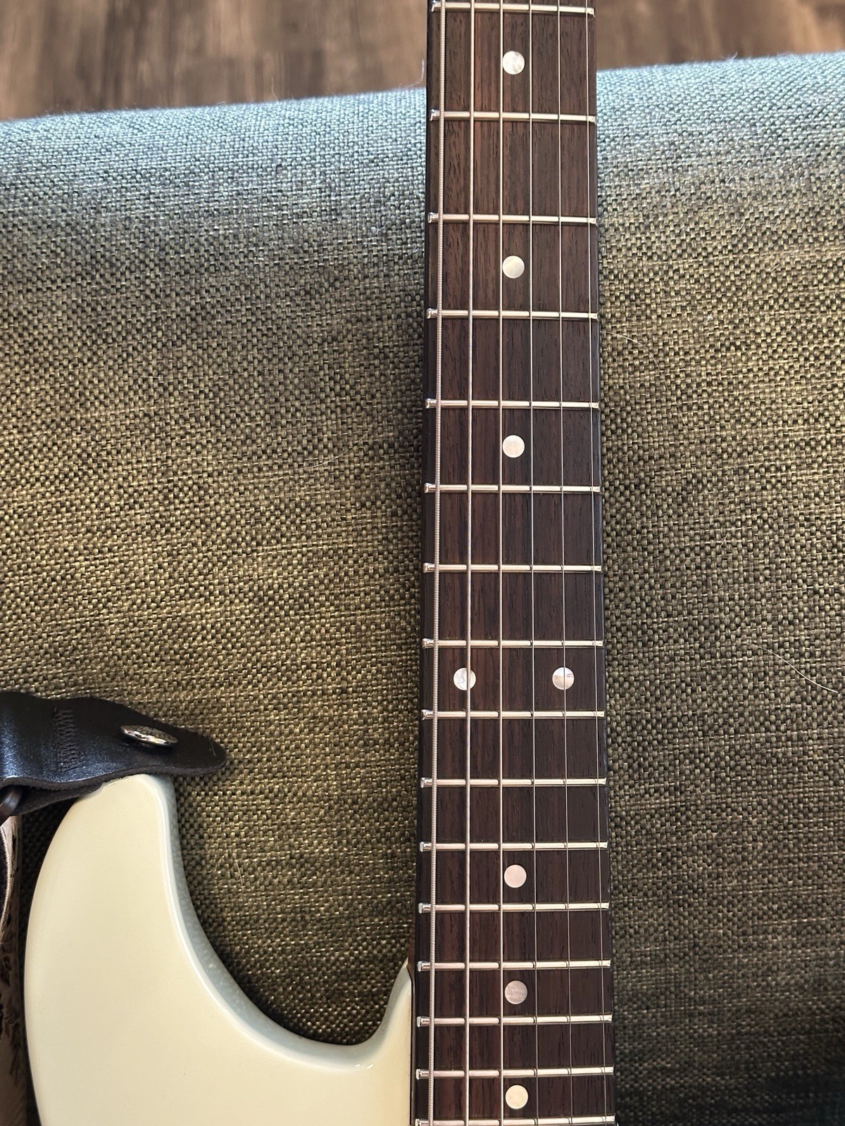 Ibanez AZ2204NW Prestige w/ Graphtech Ratio Locking Tuners