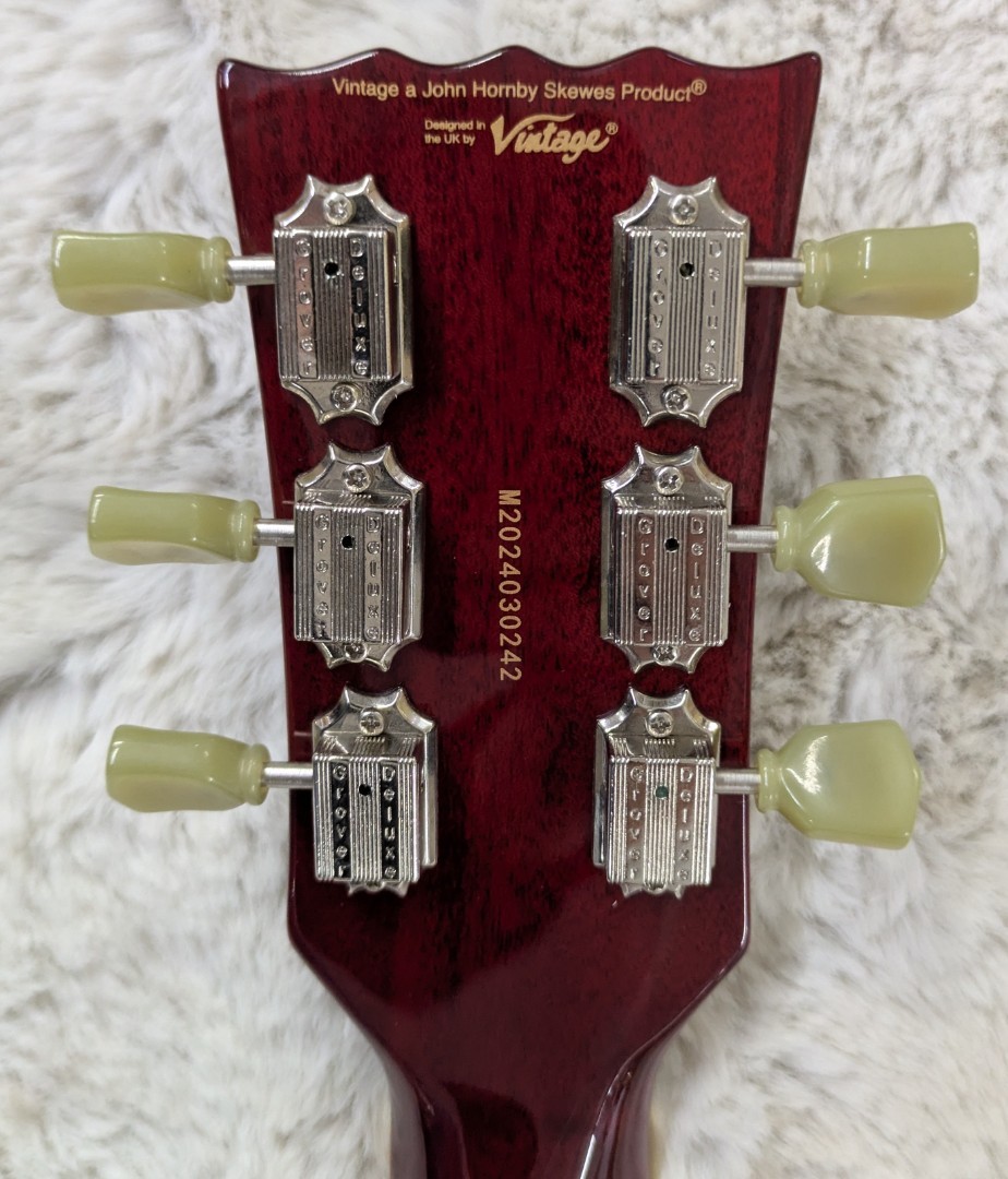 Vintage V100CS Reissued Single Cutaway Electric Guitar Cherry Sunburst – B-Stock