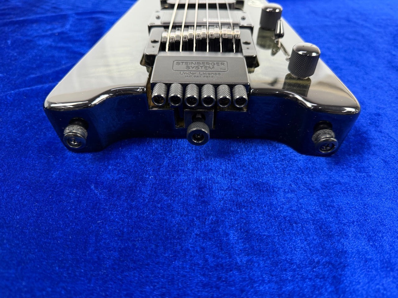 Spirit Steinberger GT-PRO Quilt Top Deluxe Used Maple+Basswood Black w/Soft case