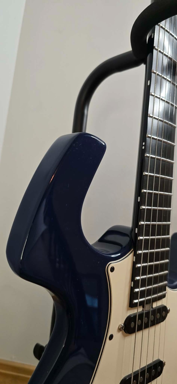 Parker NiteFly NFV2 Guitar Blue & White 2011 USA + Original Gig Bag, VG