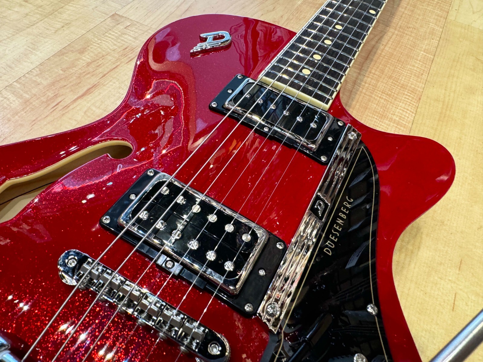 Duesenberg Starplayer TV Semi-Hollow Electric Guitar Red Sparkle
