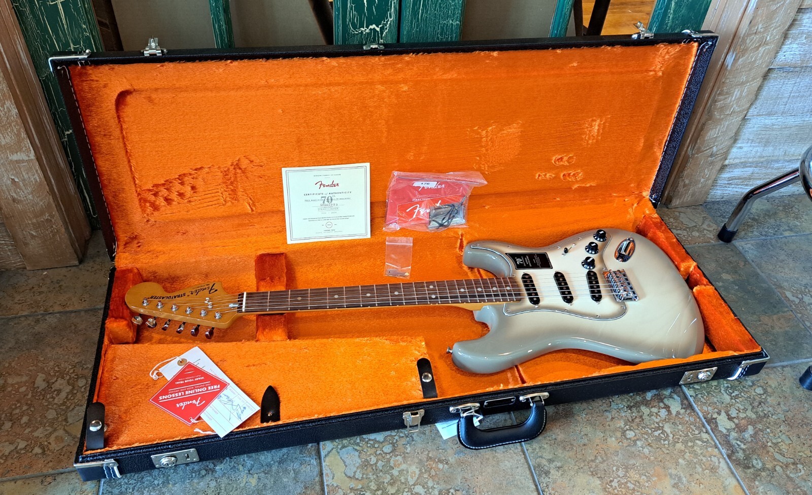 2024 Fender 70th Anniversary Vintera II Antigua Stratocaster w/ Fender Case