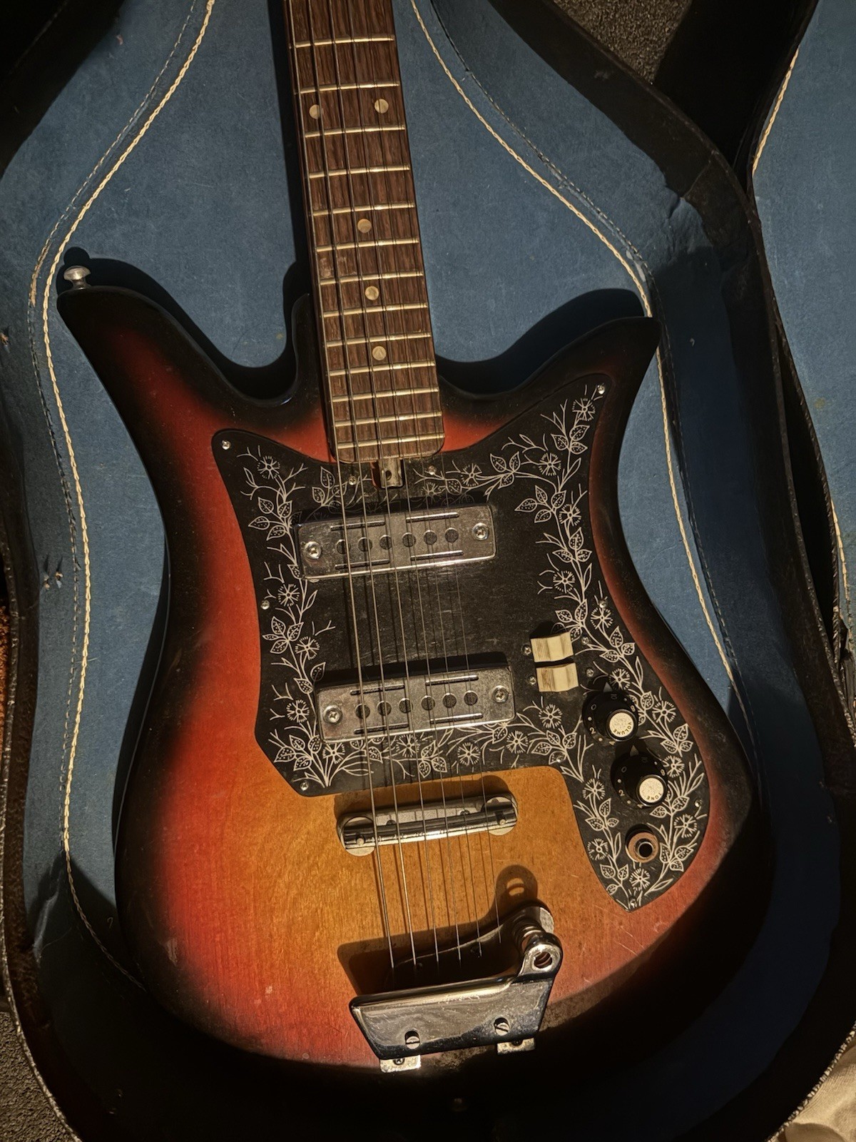 Teisco ET-200 Sunburst Electric Guitar Right-Handed w/Case