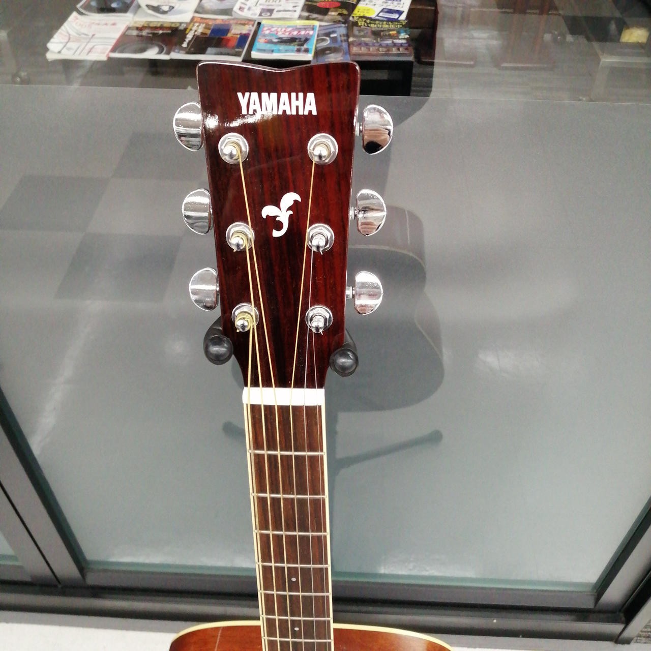 YAMAHA FG820L acoustic guitar