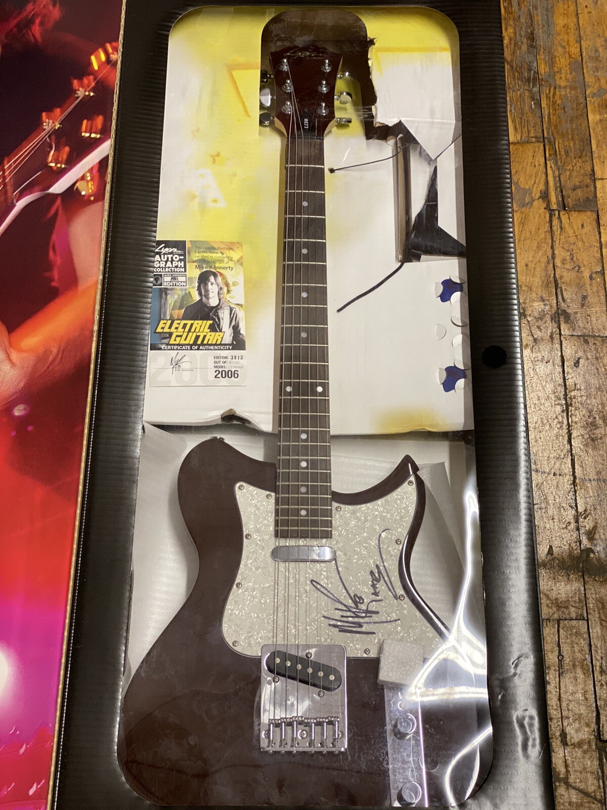 All American Rejects Autographed Electric Guitar Mike Kennerty Washburn Lyon New