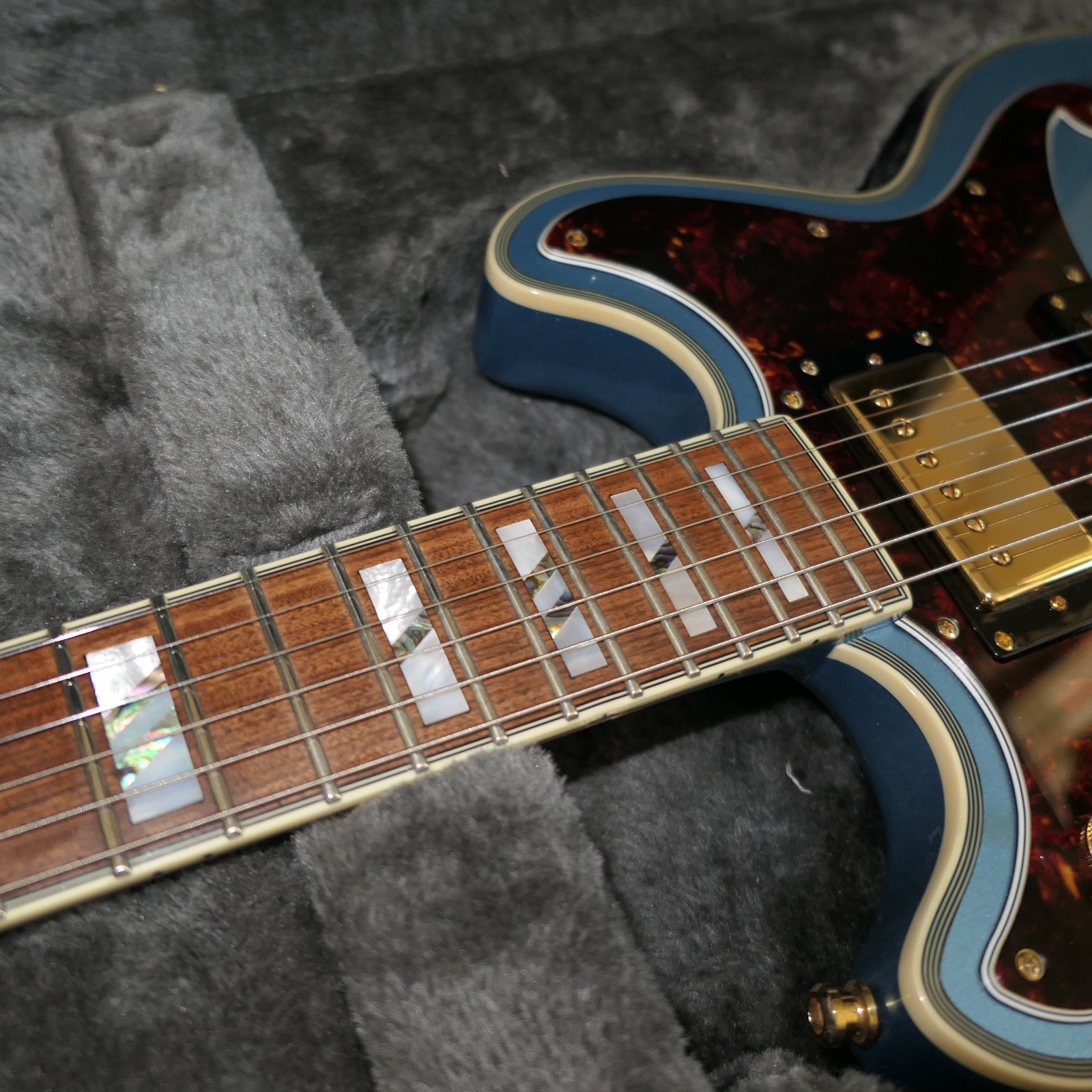 D’Angelico Deluxe Atlantic Electric Guitar Metalic Blue With Case