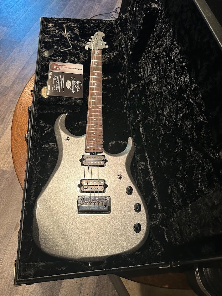 Ernie ball Music Man JP13-7