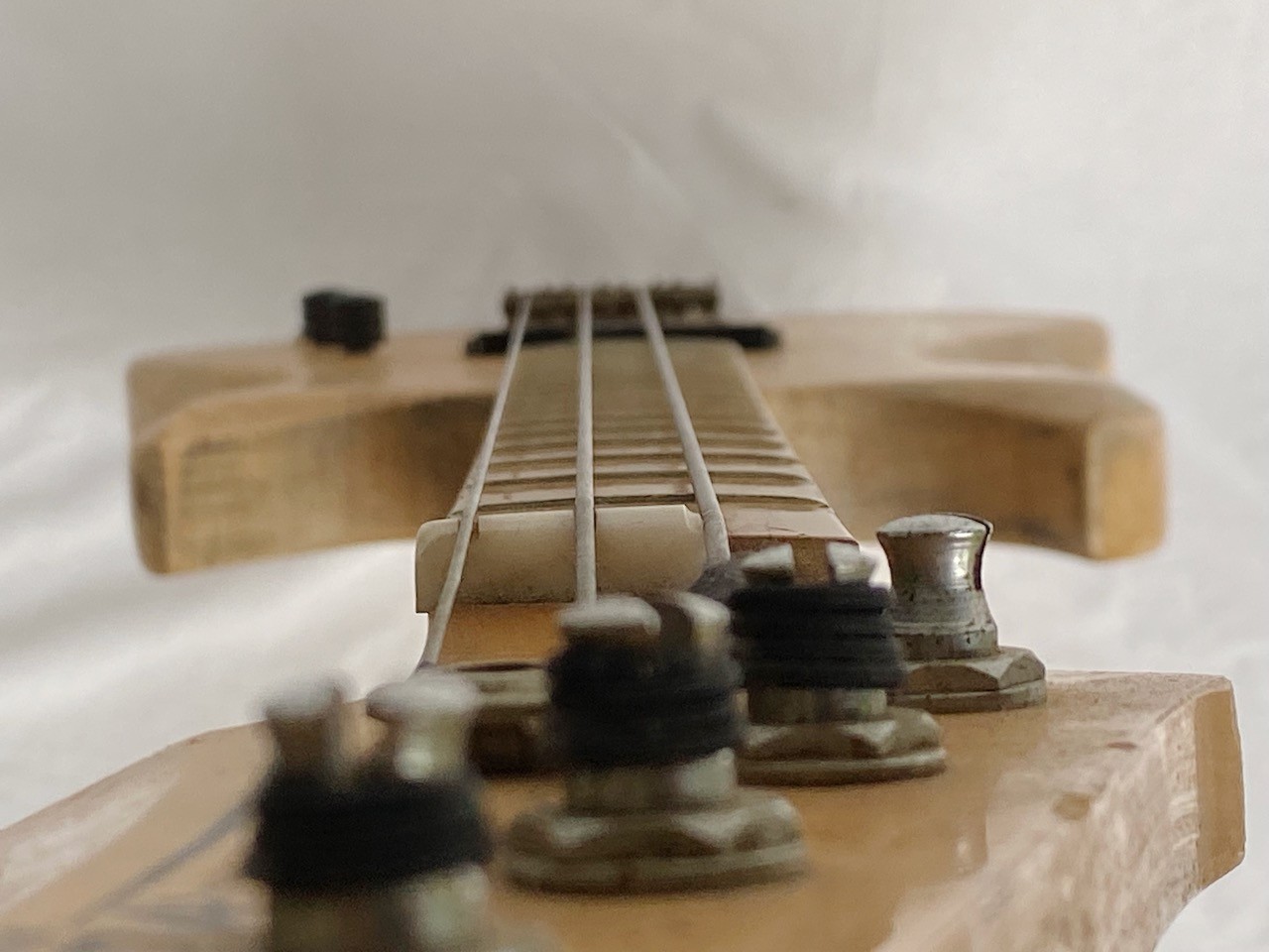 Vintage VANTAGE Avenger Electric Bass. Natural Wood JAPAN. Rare