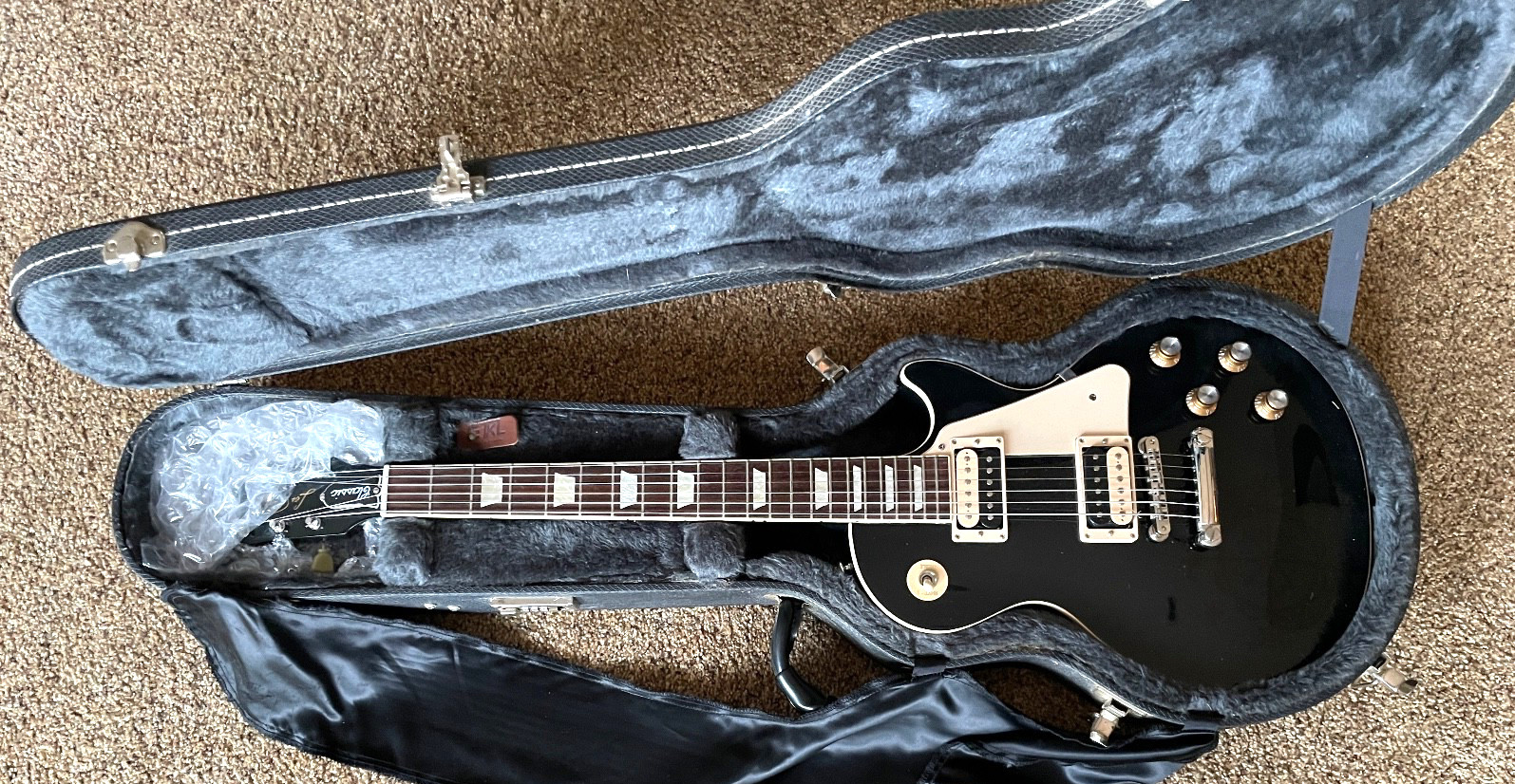 Gibson Les Paul Classic – 2020 Ebony Custom Vintage – Updates