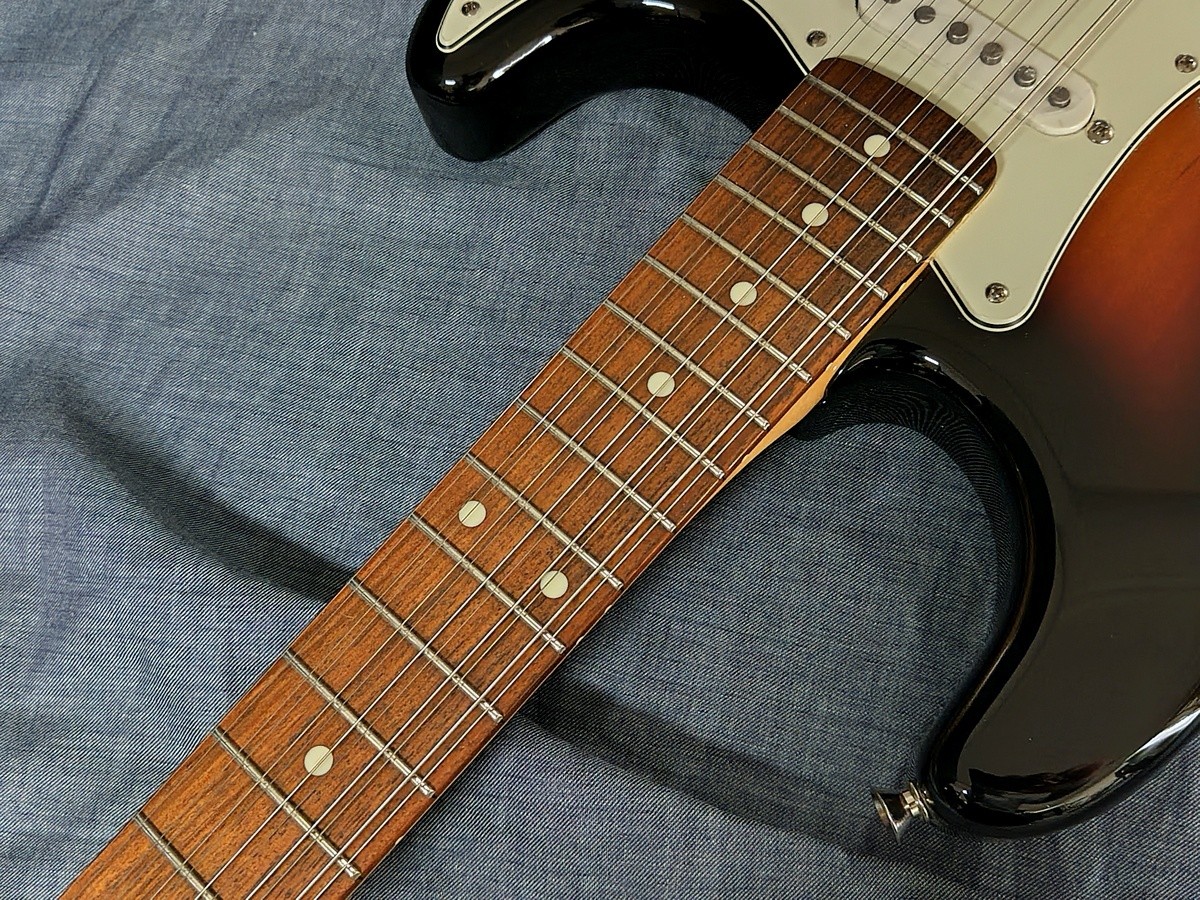 Fender Made In Japan Limited Stratocaster Xii 3-Color Sunburst Strat 12 String
