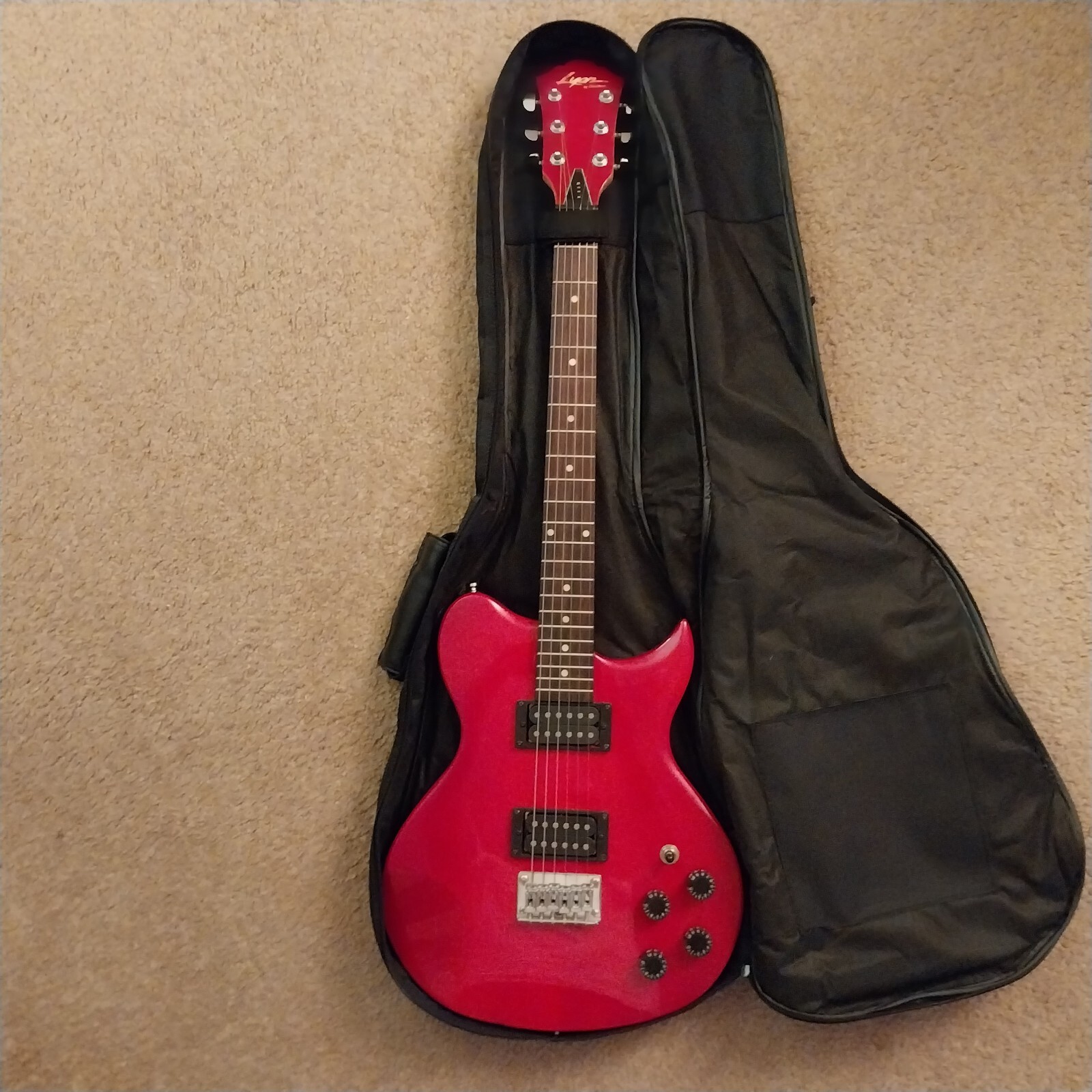 Lyon L115 by Washburn Electric Guitar w/Gig Bag Excel Cond LOCAL PICK UP ONLY!!!