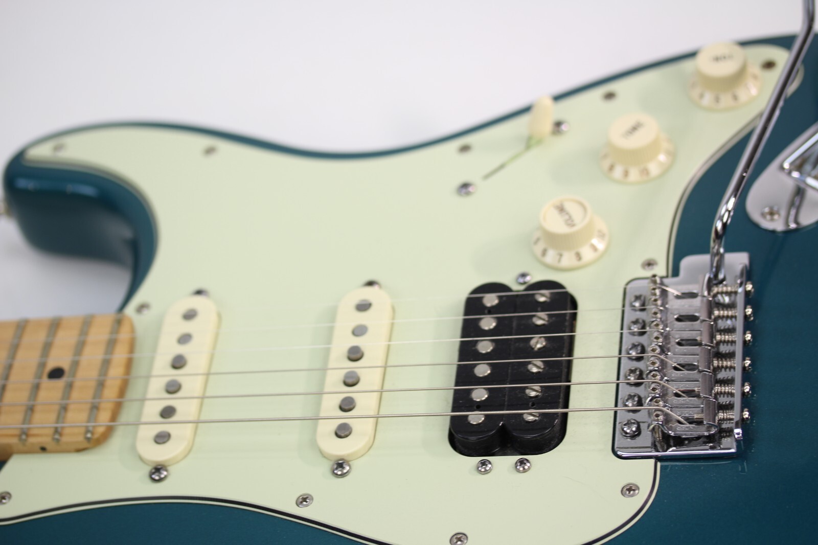 2013 Fender Deluxe Lone Star Stratocaster electric guitar Ocean turquoise