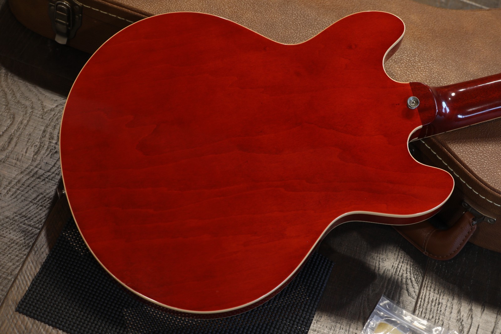 2013 Gibson ES-339 Semi-Hollow Electric Guitar Cherry + OHSC