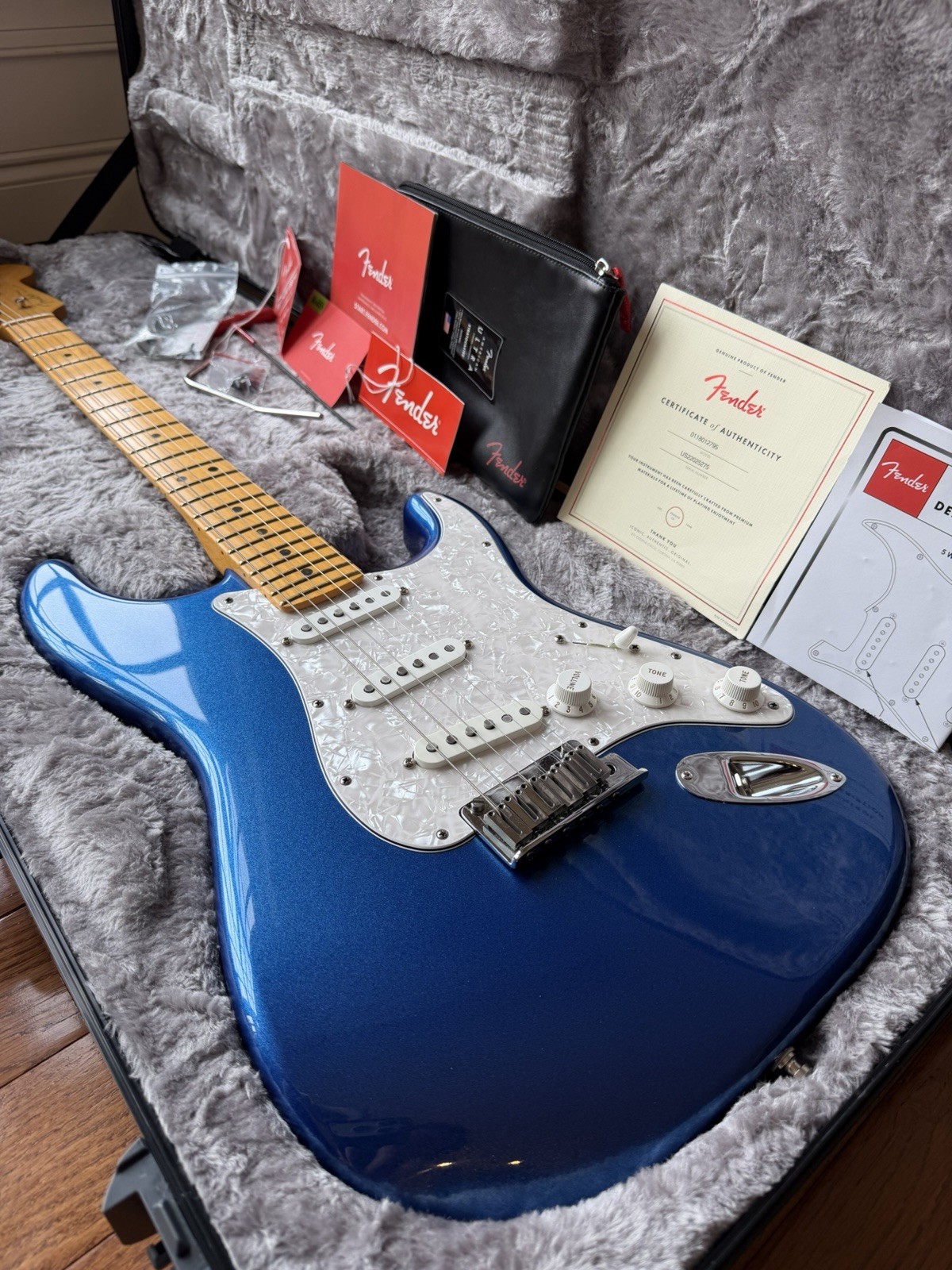 2022 Fender American Ultra Stratocaster Maple Fretboard – Cobra Blue