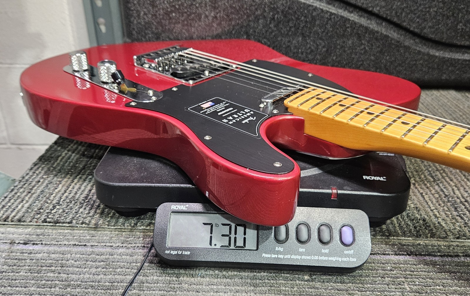 Fender American Ultra II Telecaster Maple – Sinister Red with Hard Case