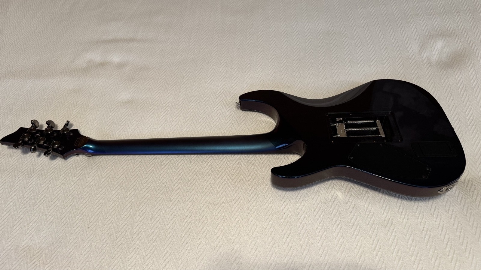 Schecter Hellraiser Hybrid | UltraViolet | NeckThru | Active EMG’sUS 57/66