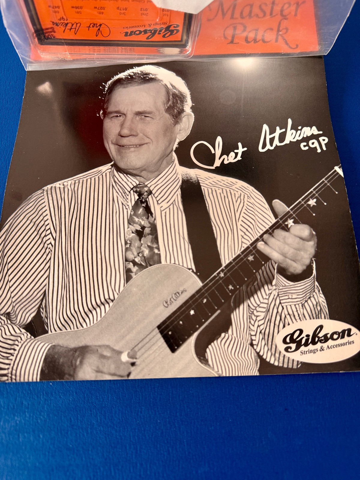 Vintage Gibson Chet Atkins Master Pack Guitar Strings Picks Strap NOS Sealed