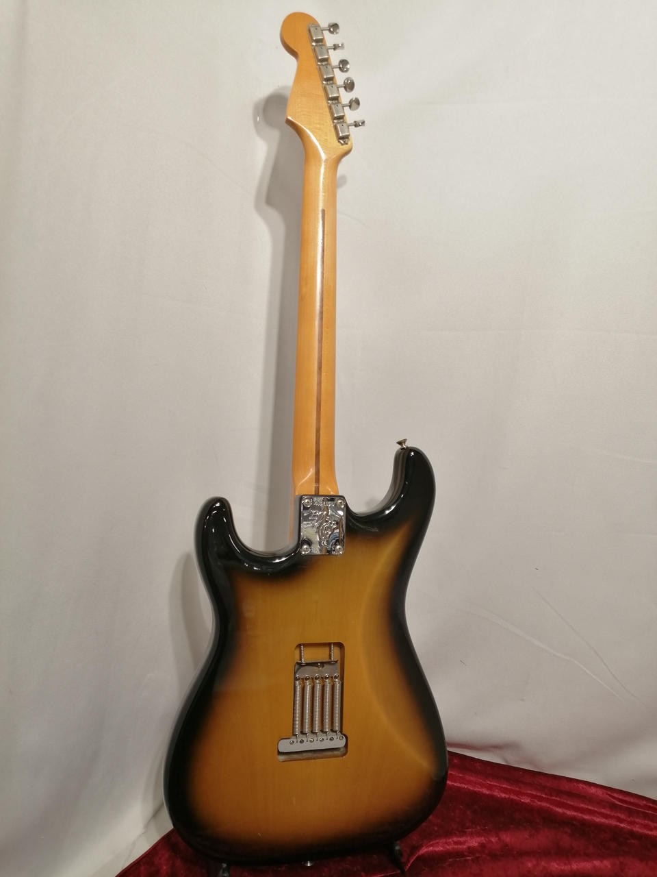 FENDER ERIC JOHNSON ST Used Electric Gutiar