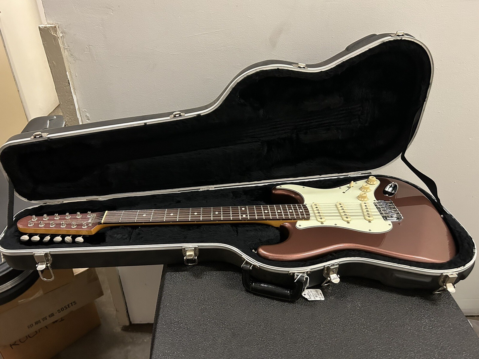 2003-2004 Fender Japan Stratocaster XII 12-String Electric Guitar Burgundy Mist