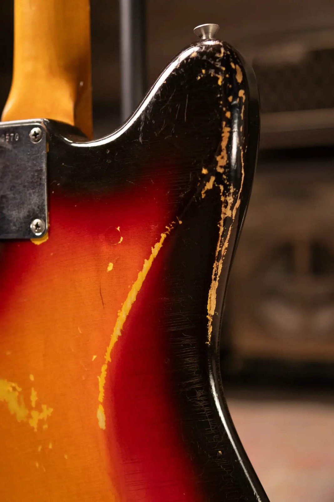 Fender Vintage 1962 Jazzmaster Electric Guitar – 3-Tone Sunburst with Hardshell