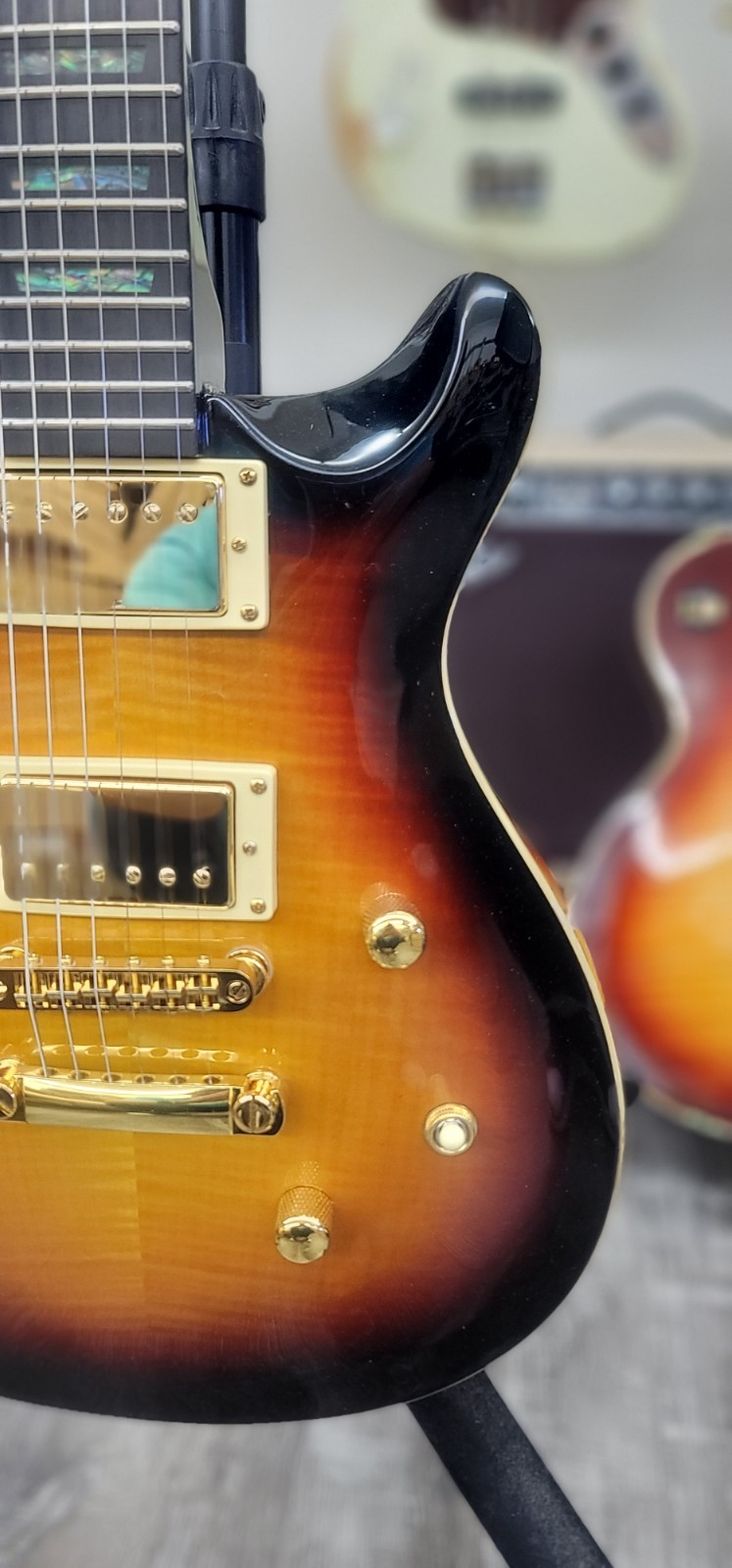 AIO Wolf W400 Electric Guitar – Sunburst Setup with 9-42 Strings GS-012