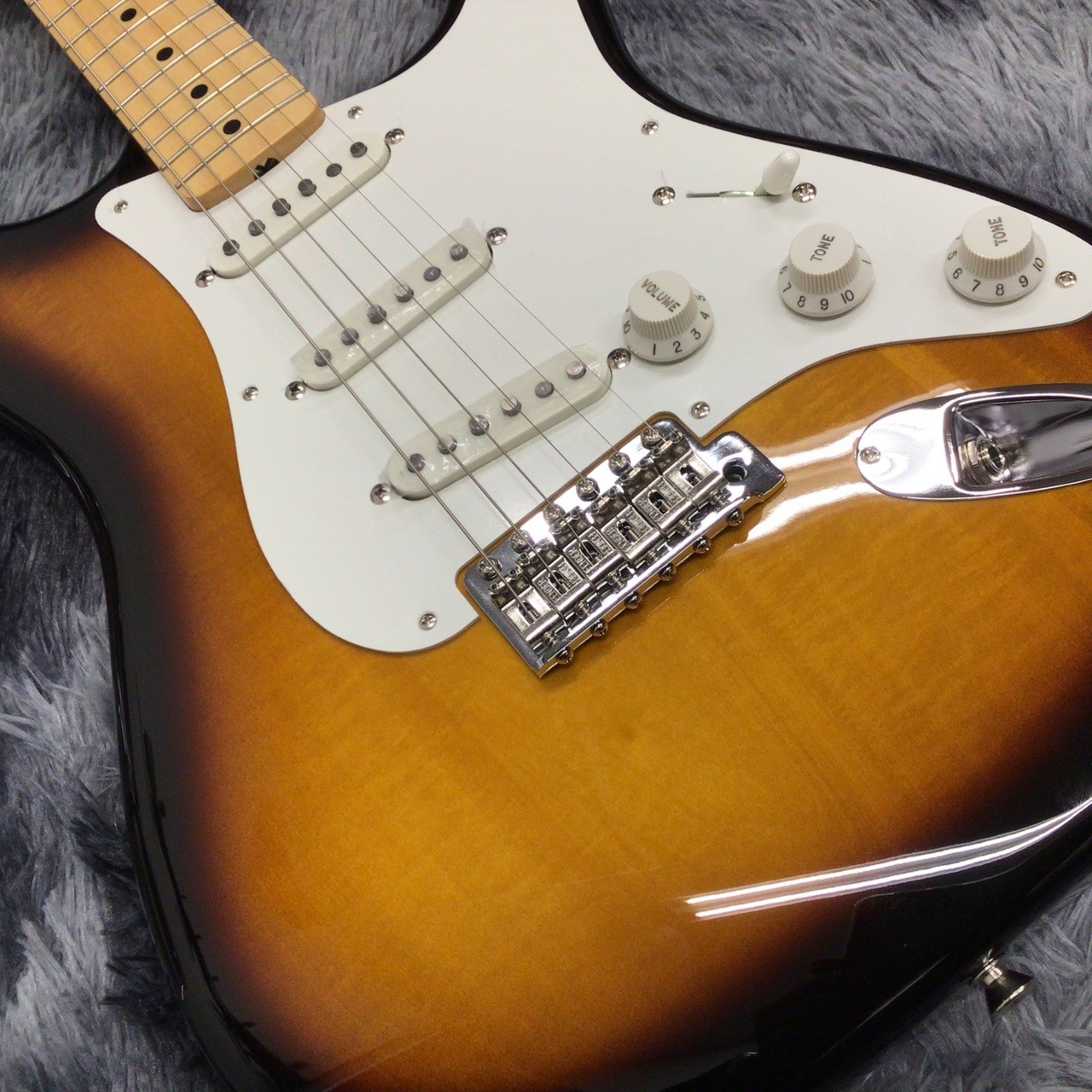 Fender Made in Japan Traditional ’50s Stratocaster 2Tone Sunburst Maple