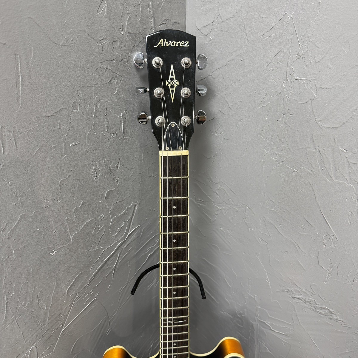 Alvarez AAT33/TSB Double Cutaway Electric Guitar (CP1022208)