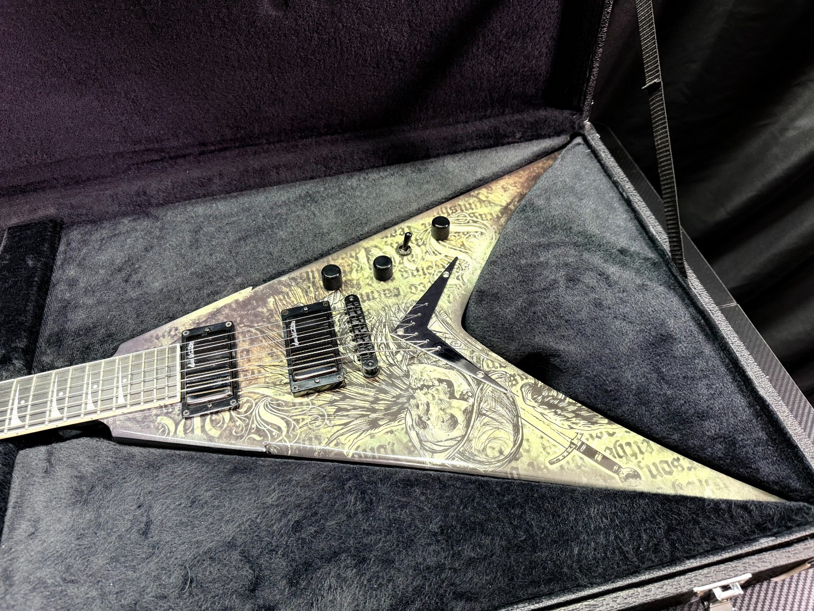 2011 Dean Dave Mustaine VMNT – Fear Graphic