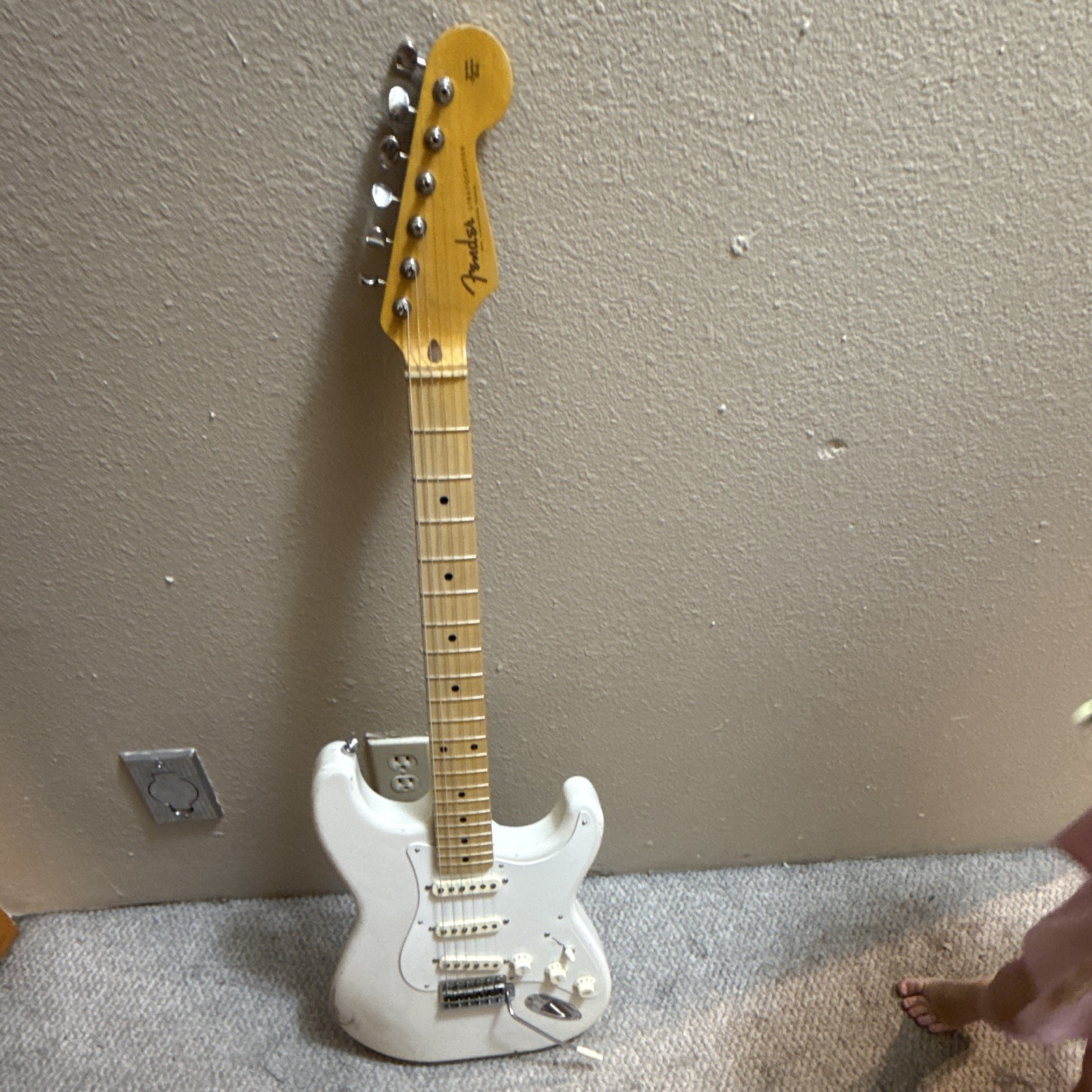 Fender Stratocaster White Alder Solid Body Maple Neck/Fretboard 21F 2018 RH