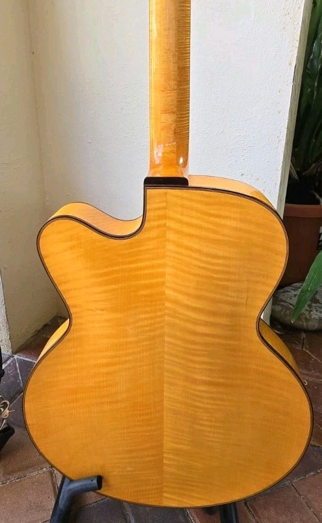 Eastman AR880CE John Pisano 2005 Archtop Jazz Guitar Serial Number 011 Upgraded