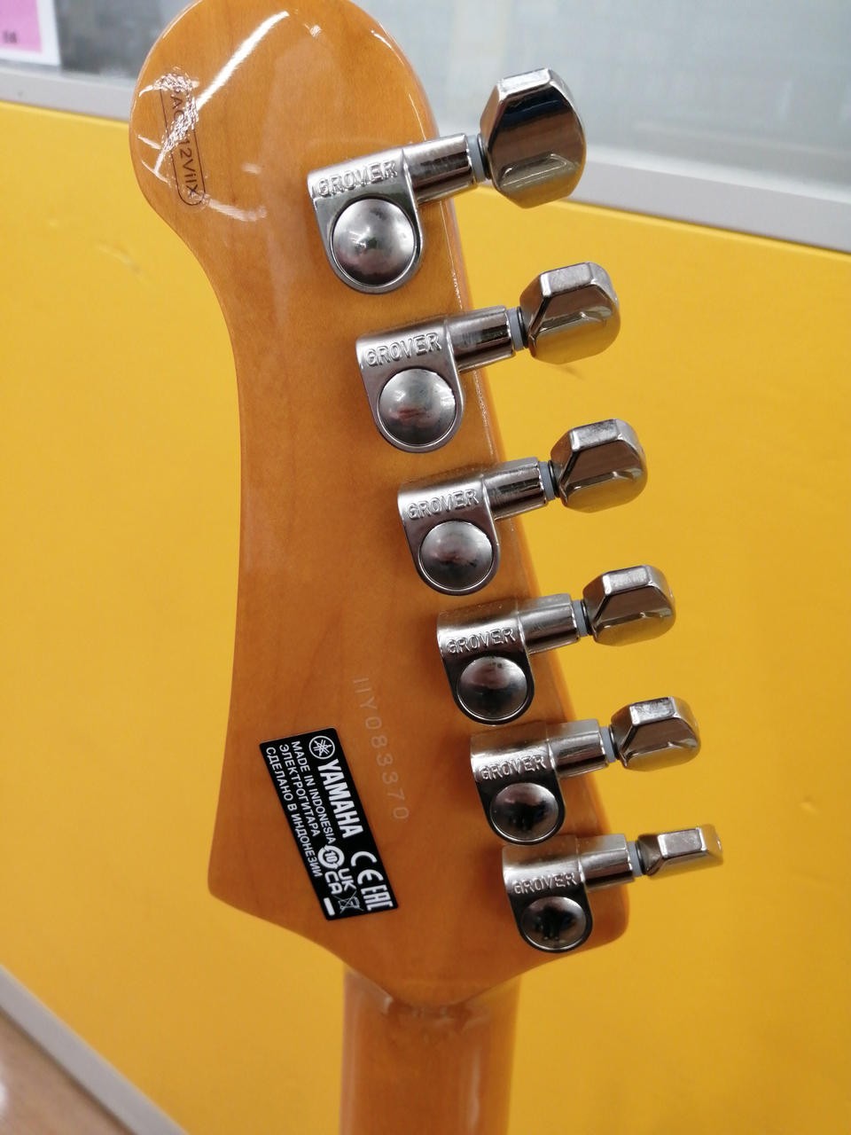 YAMAHA PAC612VIIX Electric Guitar-02