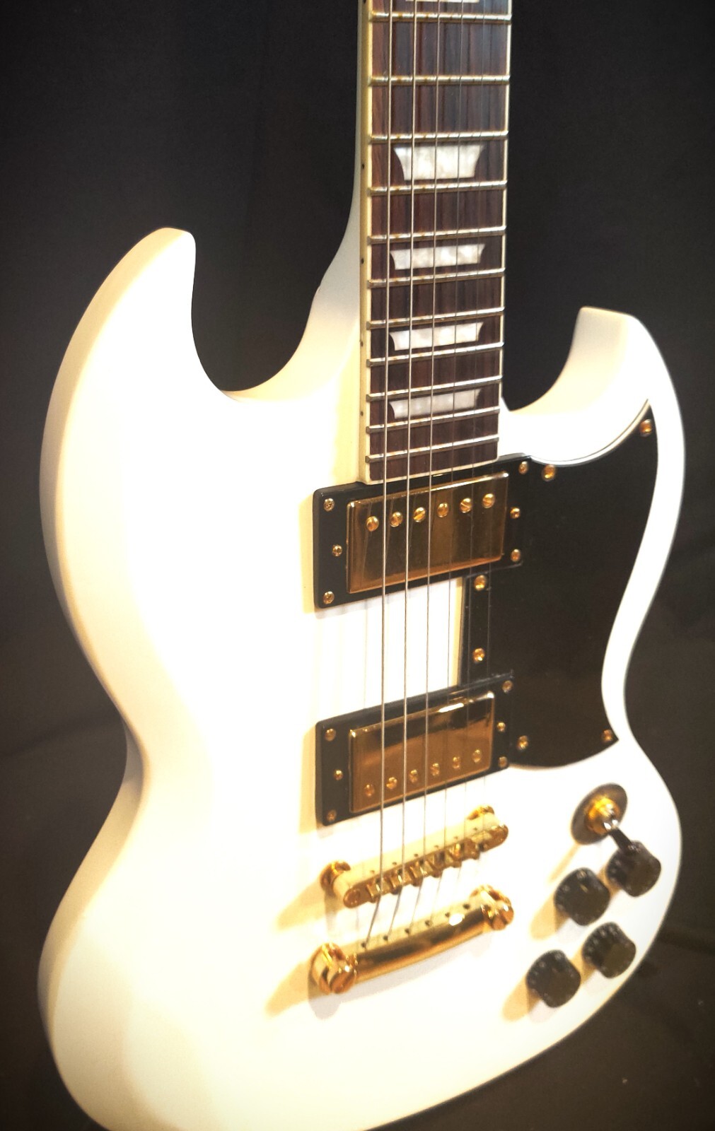 Electric Guitar DC Electric Guitar Classic- Gloss White/Gold/-Fast Shipping!