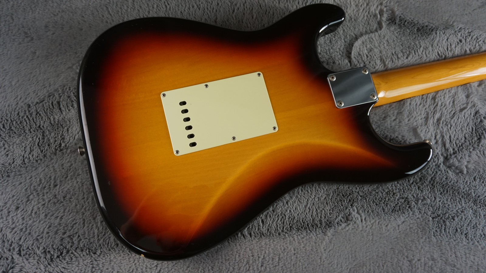 Fender Stratocaster 2017 – Sunburst Made in Japan