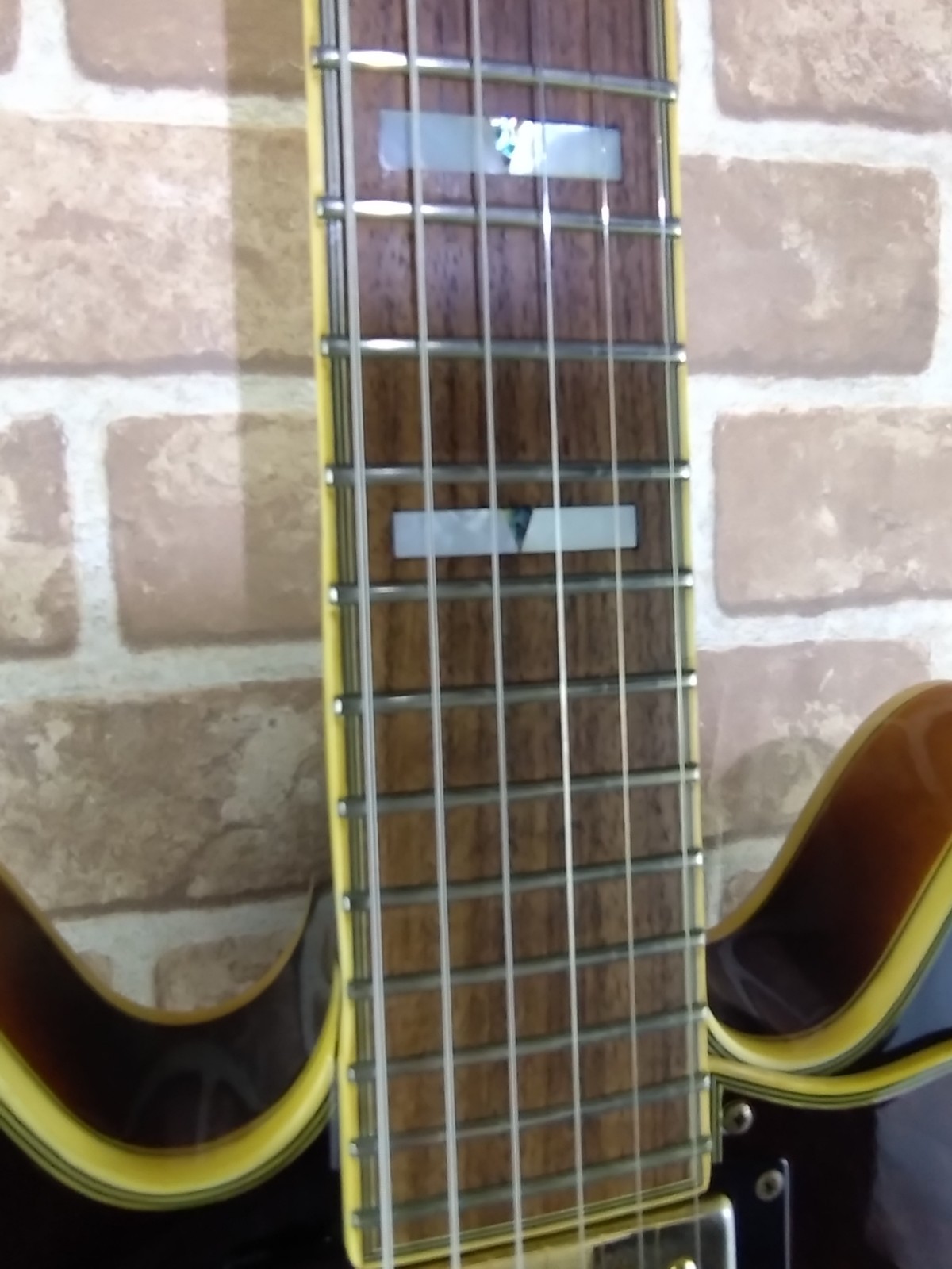 EPIPHONE SHERATON-II VS semi-acoustic electric guitar