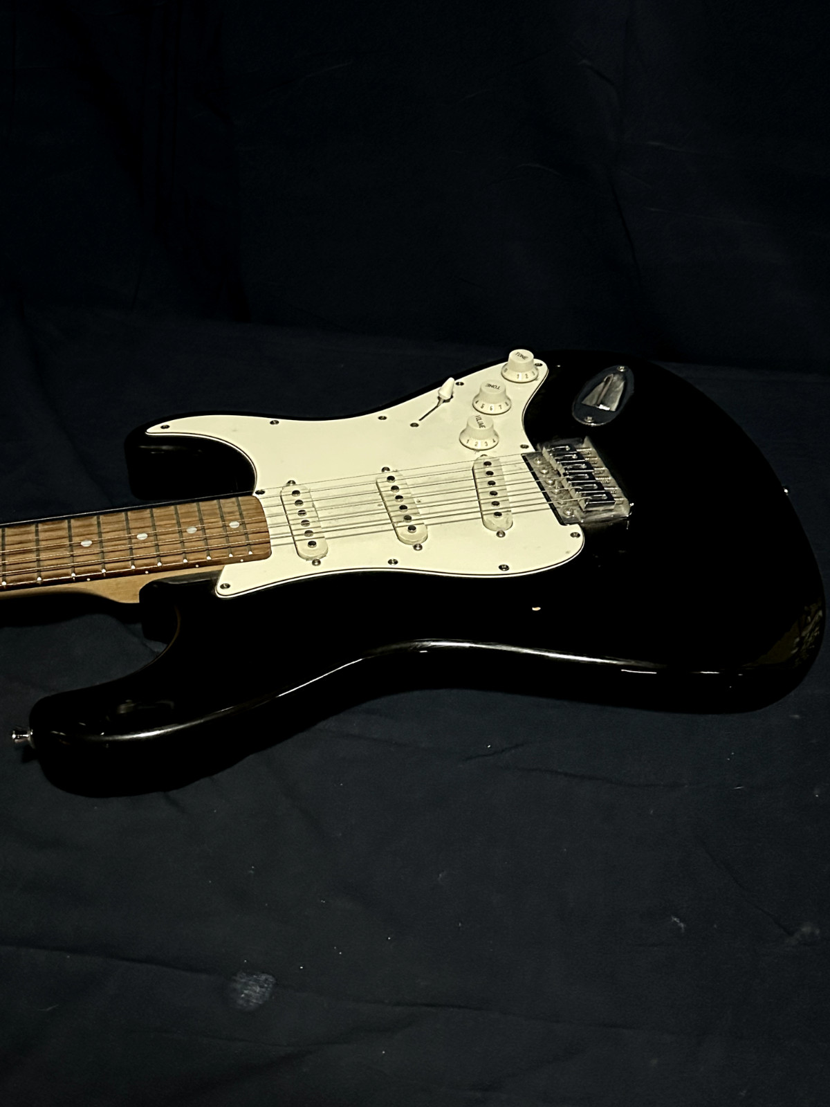 Johnson Electric Guitar Black & White 38 IN 6 String Right Handed Works Great