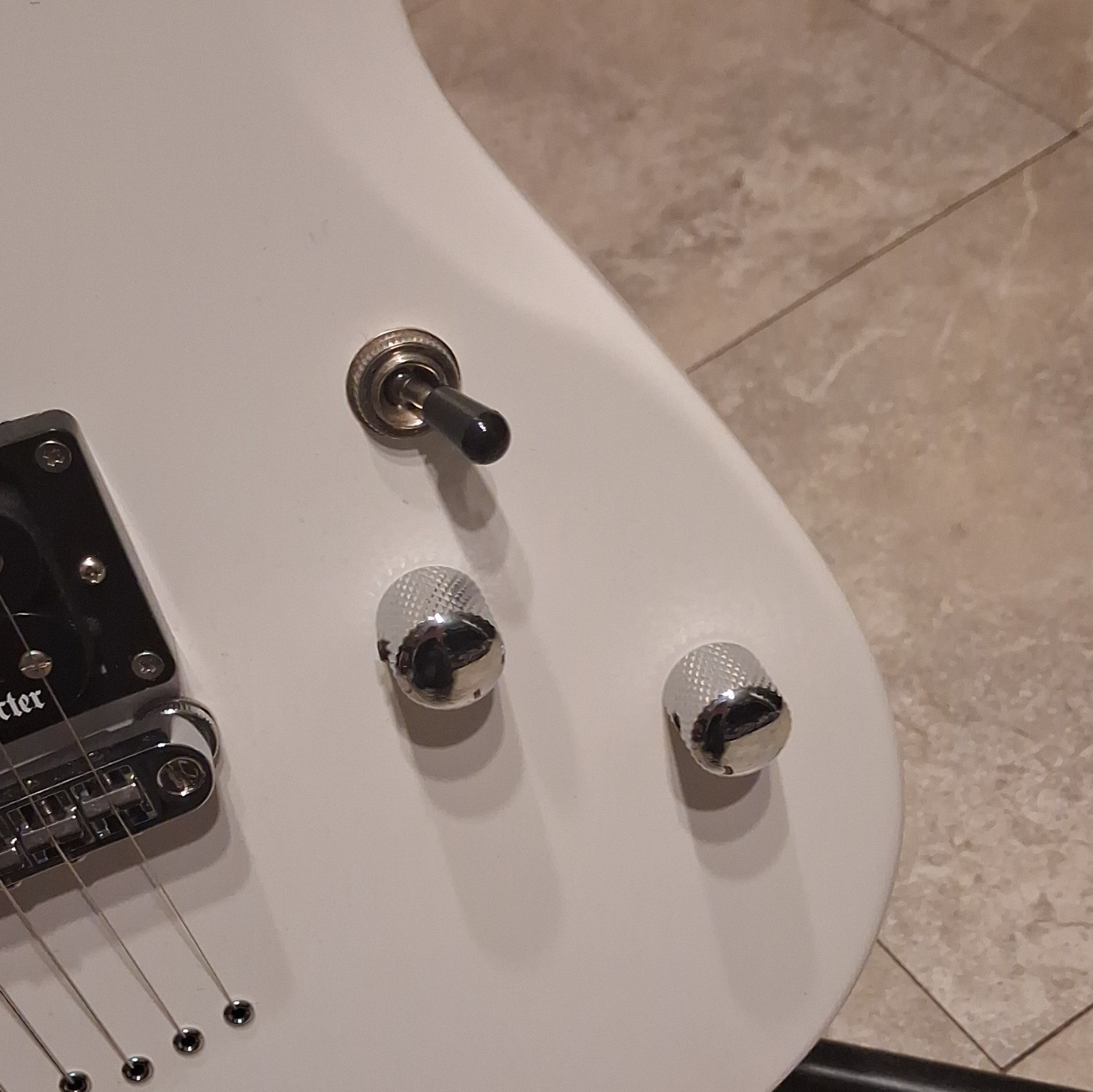 Schecter Diamond Series C-6 Deluxe White Solid Body 6-String Right-Handed
