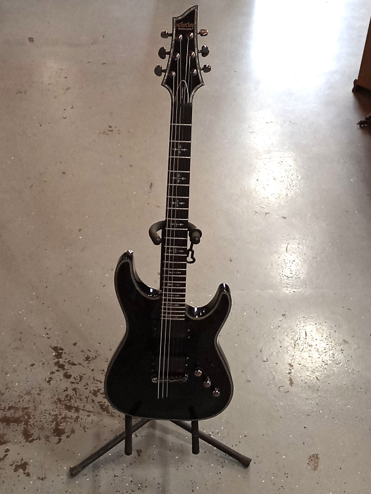 Schecter Diamond Series Hellraiser C-1 Electric Guitar Gloss Black with Case