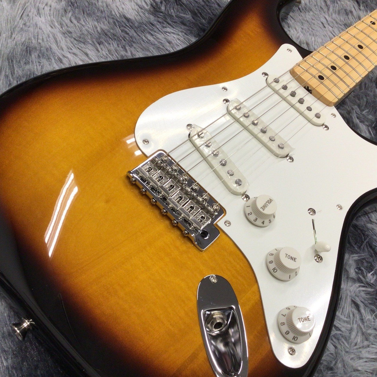 Fender Made in Japan Traditional ’50s Stratocaster 2Tone Sunburst Maple