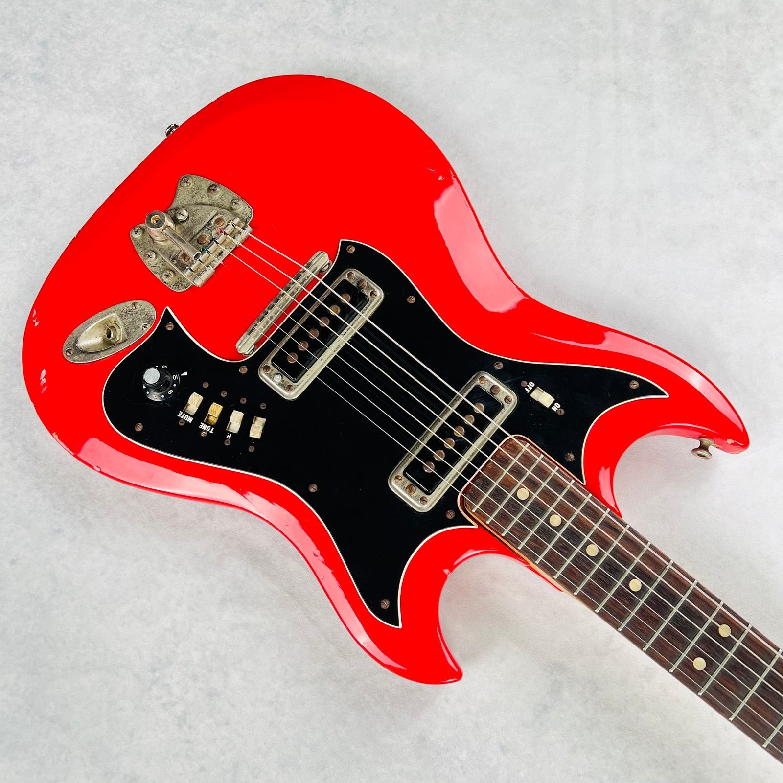 Hagstrom II F-200 1966 – Red