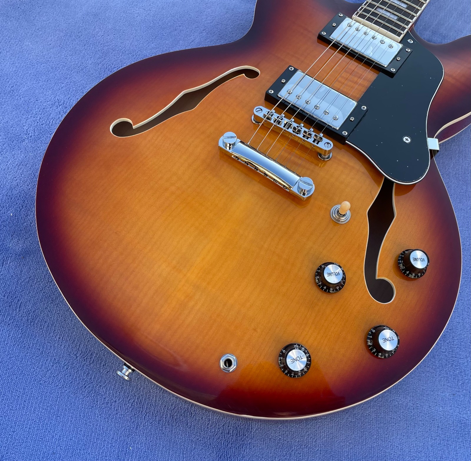 6 Strings Electric Jazz Guitar Bone Nut Glossy Finished Flame Maple Top Guitarra