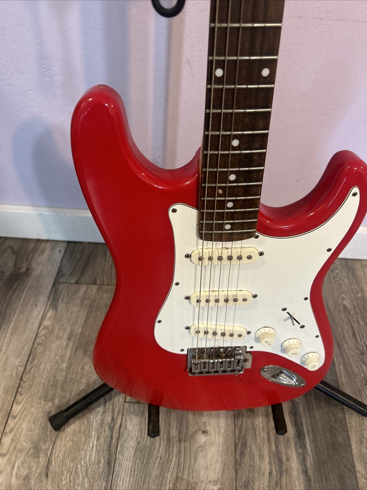 Silver tone Red & White Electric Guitar Model SS – 11/R