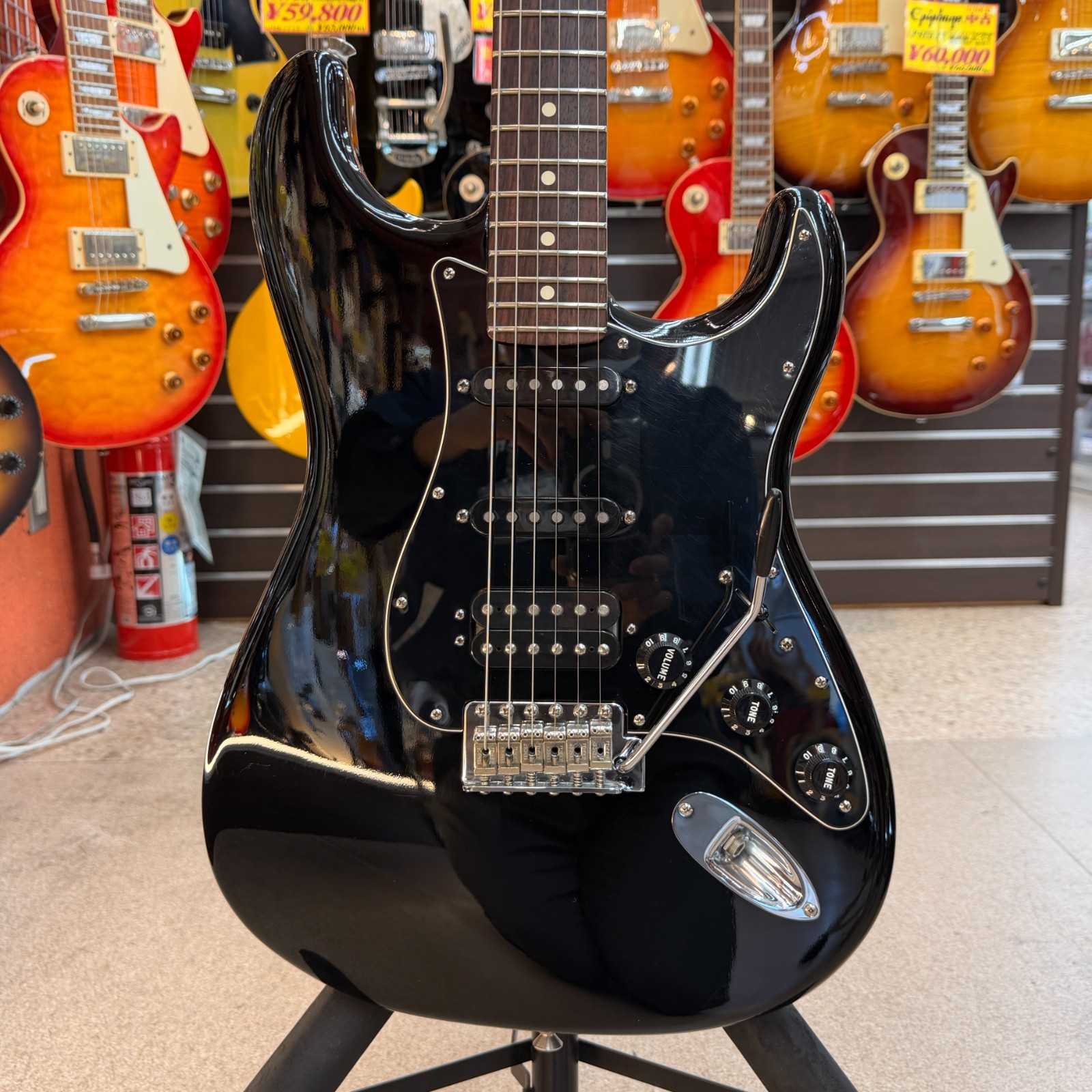 FENDER USA American Special Stratocaster HSS Used 2010 Alder body BLK w/Gig case