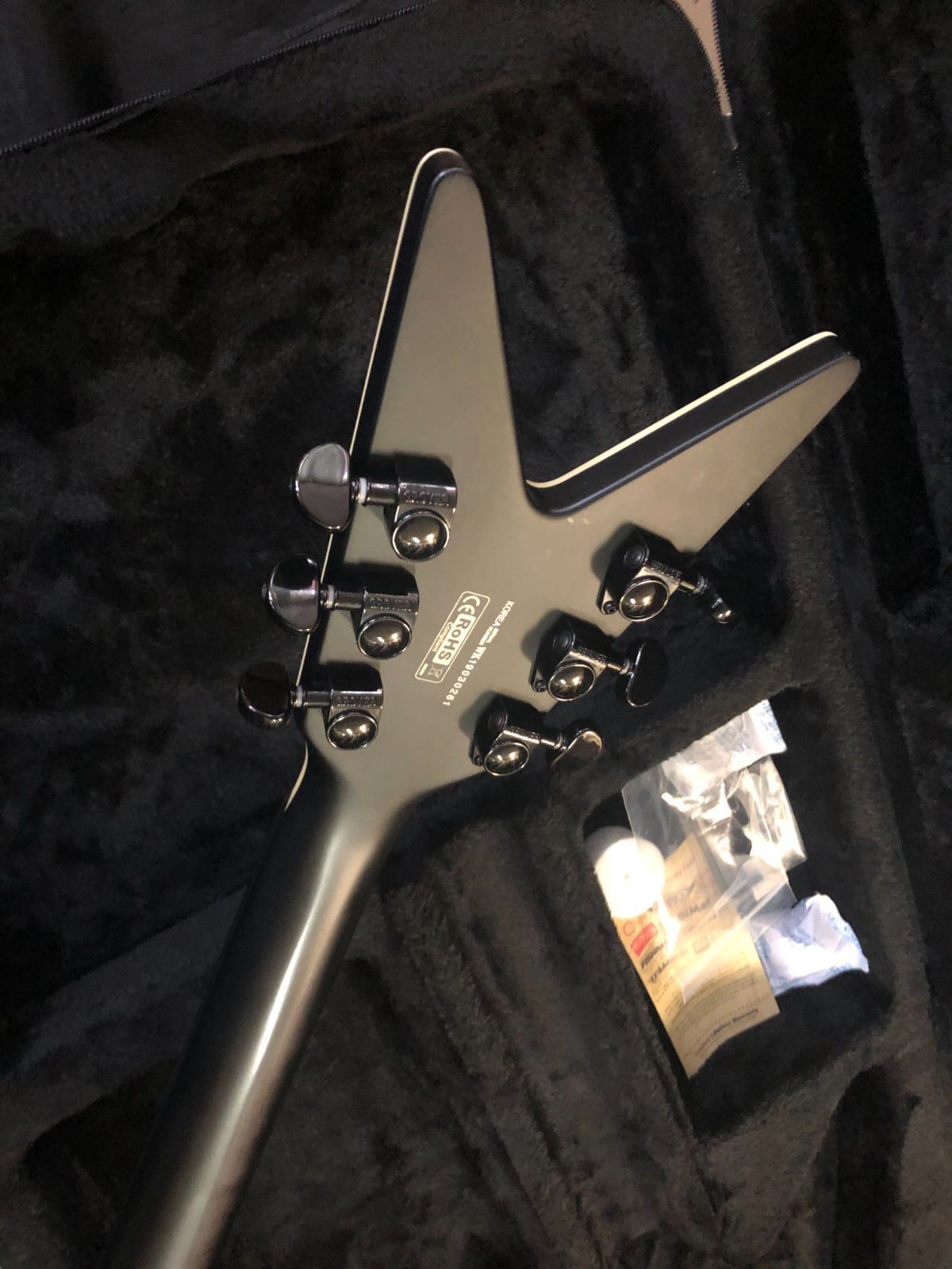 [SET NECK EMG] Dean V Stealth Black Satin Electric Guitar