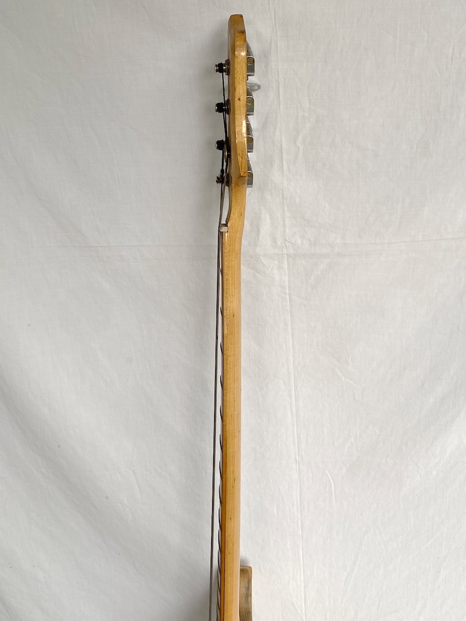 Vintage VANTAGE Avenger Electric Bass. Natural Wood JAPAN. Rare