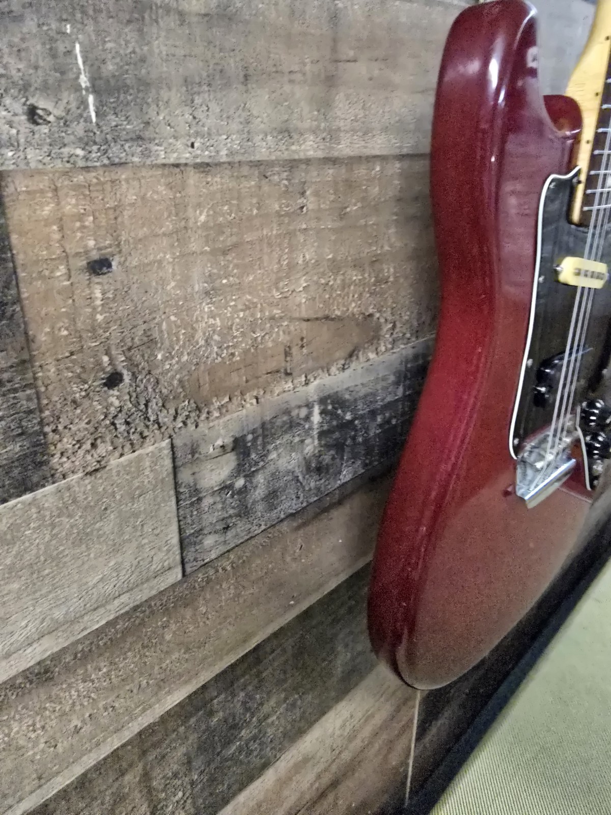 1978 Fender musicmaster Guitar. W/ Hsc